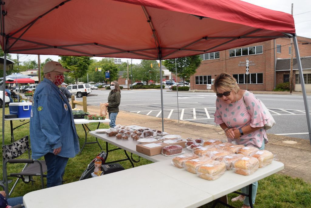 5-13-20 farmers market 004 (1024x683).jpg